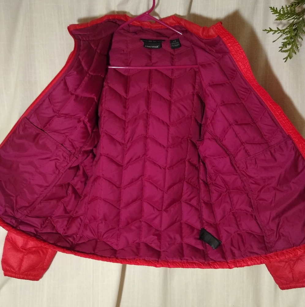 Large Marmot red puffer jacket ❤️🦦 - Picture 7 of 13